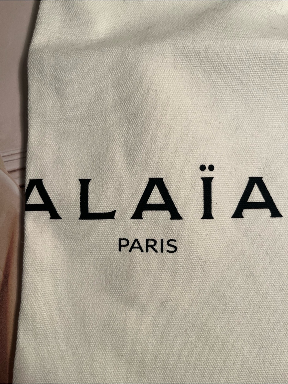 Alaïa Paris Cream Drawstring Dust Bag 🎩 - Picture 3 of 5